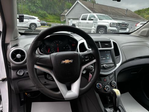 Used 2017 Chevrolet Sonic LT FWD image 15
