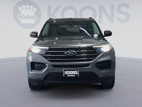 Used 2023 Ford Explorer XLT AWD/4WD image 4