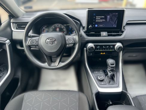 Used 2025 Toyota RAV4 XLE AWD/4WD image 21