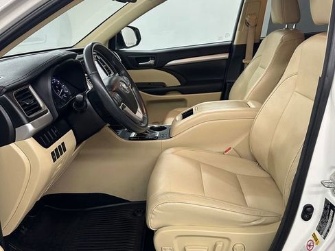 Used 2015 Toyota Highlander XLE AWD/4WD image 11