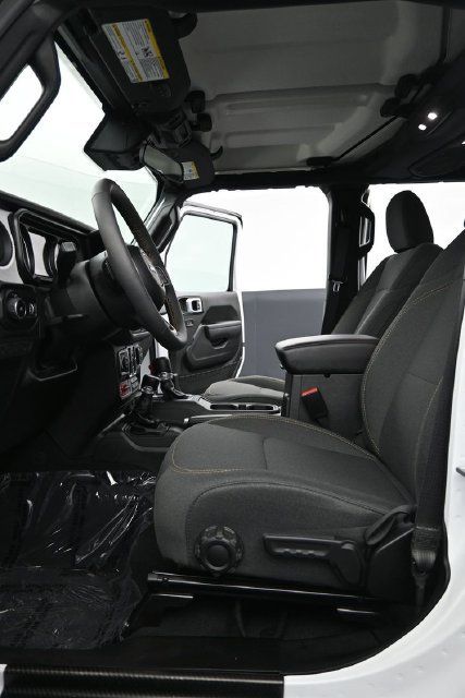 Used 2024 Jeep Wrangler Unlimited Sport AWD/4WD image 9