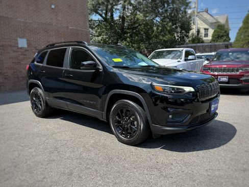 Used 2023 Jeep Cherokee Altitude Lux w/ Lux Elite Package AWD/4WD image 3