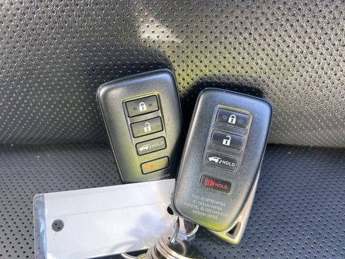 Used 2018 Lexus NX 300h AWD image 31