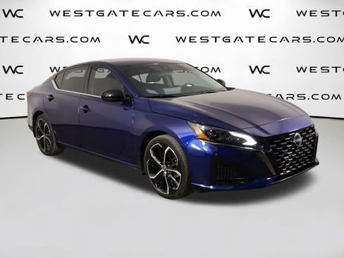 Used 2024 Nissan Altima 2.5 SR w/ SR Premium Package FWD image 43
