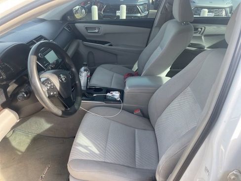 Used 2015 Toyota Camry LE image 6