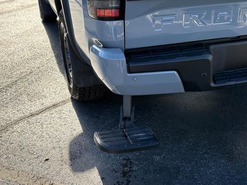 Certified 2025 Nissan Frontier PRO-4X image 26