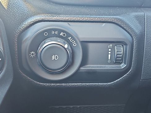 Used 2023 Jeep Wrangler Unlimited Sport image 26