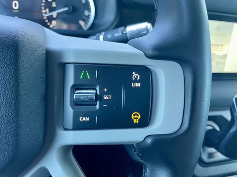 Used 2022 Land Rover Defender 110 S AWD/4WD image 22