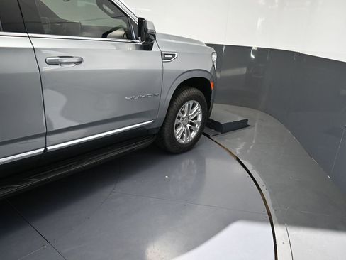 Used 2023 GMC Yukon XL SLT image 27