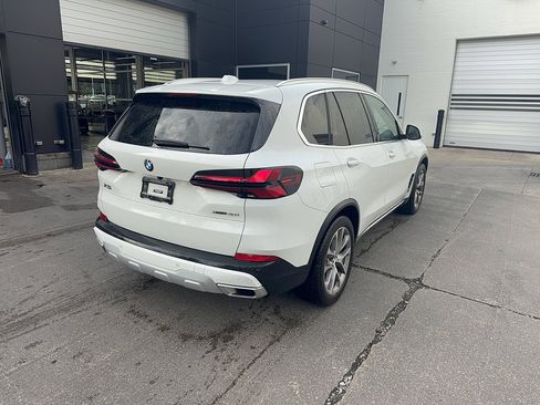 Used 2024 BMW X5 xDrive40i w/ Executive Package AWD/4WD image 3
