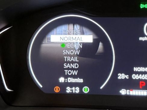 Used 2023 Honda Pilot TrailSport image 22