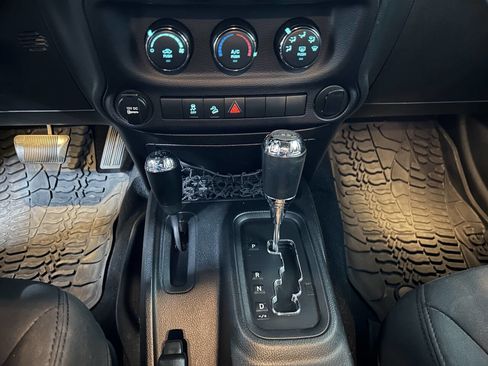 Used 2017 Jeep Wrangler Unlimited Sport image 23