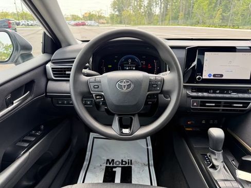 Used 2026 Toyota Camry LE image 12