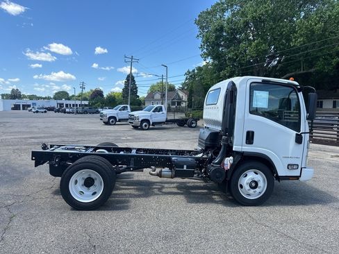 New 2024 Chevrolet Low Cab Forward image 6