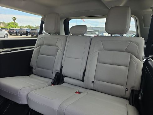 New 2026 Lincoln Navigator L Reserve AWD/4WD image 13