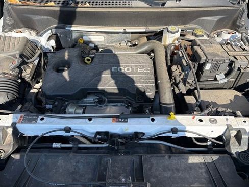 Used 2022 GMC Terrain SLT w/ Tech Package image 12