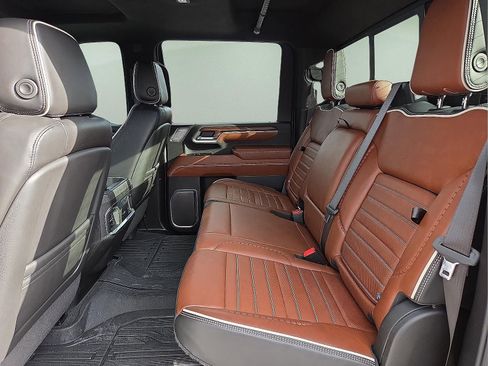 Used 2024 GMC Sierra 3500 Denali Ultimate image 10