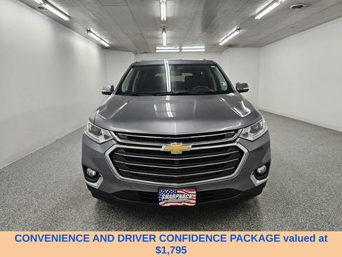 Used 2019 Chevrolet Traverse LT FWD image 2