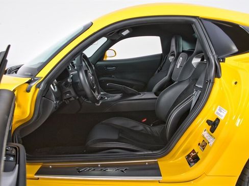 Used 2013 SRT Viper GTS w/ Track Pkg RWD image 19