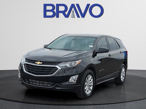 Used 2020 Chevrolet Equinox LS FWD image 1