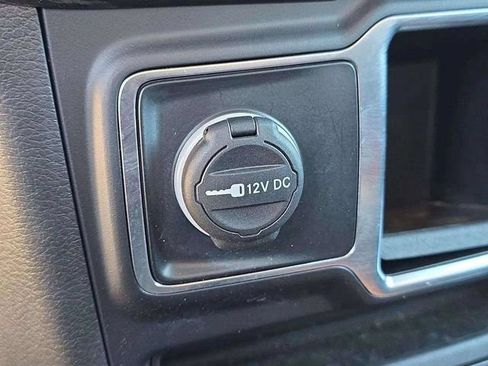 Used 2022 Jeep Wrangler Sport AWD/4WD image 30