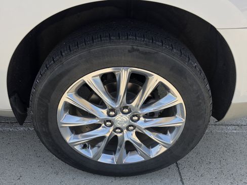 Certified 2020 Buick Enclave Premium w/ Sun and Sites Package AWD/4WD image 6