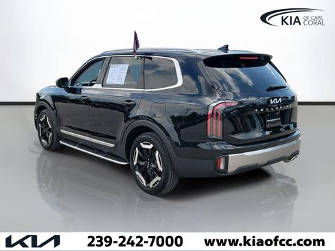 Certified 2025 Kia Telluride EX FWD image 4