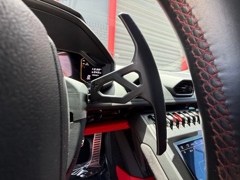 Used 2022 Lamborghini Huracan EVO RWD image 45