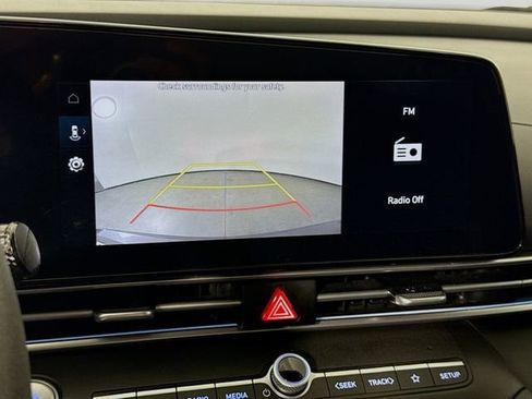 Used 2024 Hyundai Elantra SEL image 14