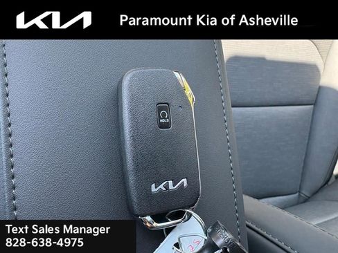 New 2025 Kia Niro SX image 27