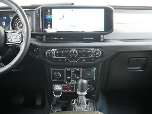 Used 2024 Jeep Gladiator Sport AWD/4WD image 26