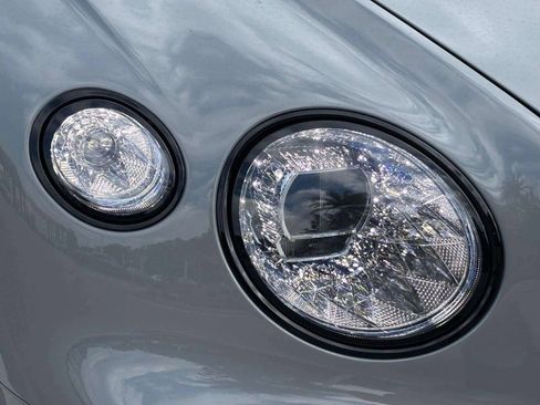 Used 2024 Bentley Continental GT image 9