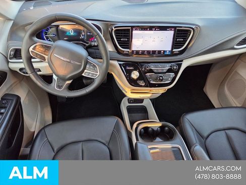 Used 2024 Chrysler Pacifica Limited FWD image 27