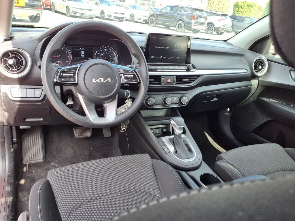 Certified 2022 Kia Forte Sedan FWD image 14