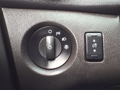 Used 2015 Ford Fiesta SE image 18