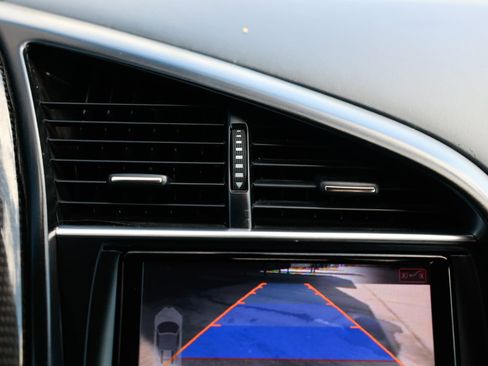 Used 2011 Audi R8 V10 image 33