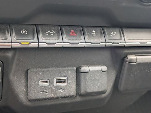 Used 2021 Chevrolet Silverado 1500 Custom AWD/4WD image 13