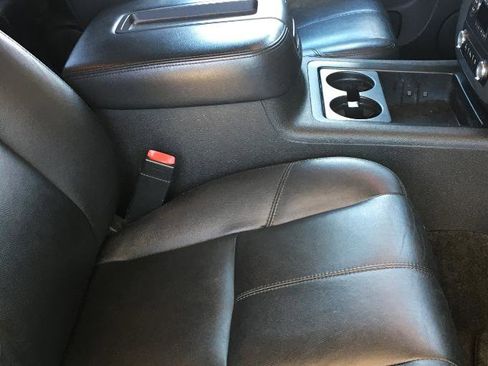 Used 2011 GMC Yukon SLT w/ SLT-2 Equipment Package image 20