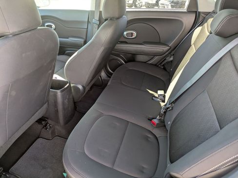 Used 2018 Kia Soul image 13