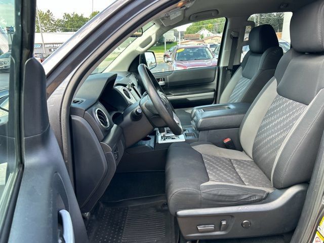 Used 2019 Toyota Tundra SR5 w/ Convenience Package AWD/4WD image 26