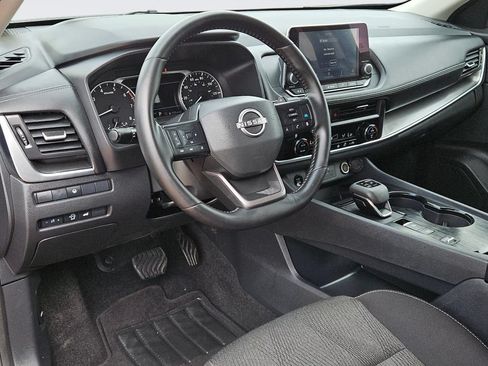 Used 2025 Nissan Rogue SV FWD image 24
