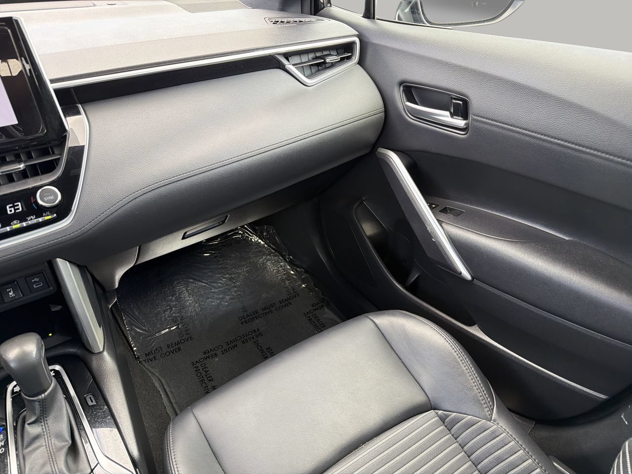 Used 2024 Toyota Corolla Cross AWD Hybrid w/ Convenience Package image 16