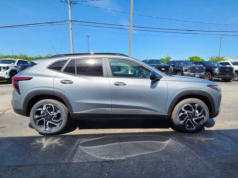 New 2026 Chevrolet Trax RS w/ Driver Confidence Package FWD image 6