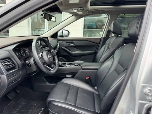 Used 2023 Nissan Rogue SV w/ SV Premium B Package AWD/4WD image 7
