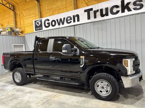 Used 2018 Ford F250 XL w/ Power Equipment Group AWD/4WD image 3
