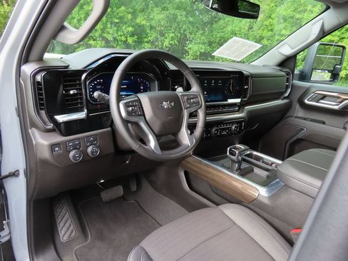 Certified 2024 Chevrolet Silverado 1500 RST w/ Z71 Off-Road Package AWD/4WD image 24
