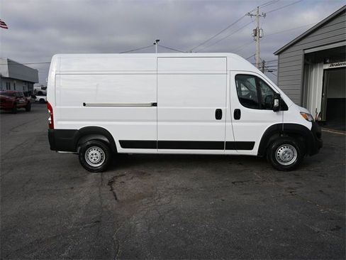 New 2026 RAM ProMaster 2500 w/ Premium Convenience Group image 4