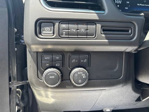 Used 2024 Chevrolet Suburban LT AWD/4WD image 4