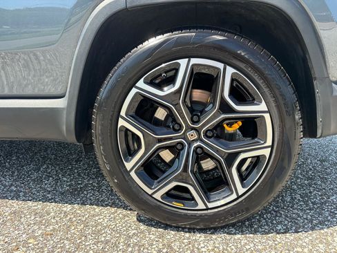 Used 2024 Rivian R1S Adventure AWD/4WD image 28