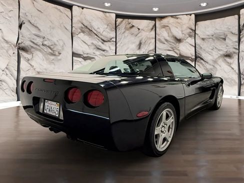 Used 1999 Chevrolet Corvette Coupe w/ Memory Pkg RWD image 7